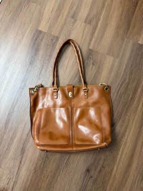 Classic Tan Leather Tote Bag - Women